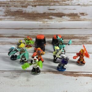 Akedo Lot of 10 Warriors with Battle Holders – Named Figures – Pre-Owned